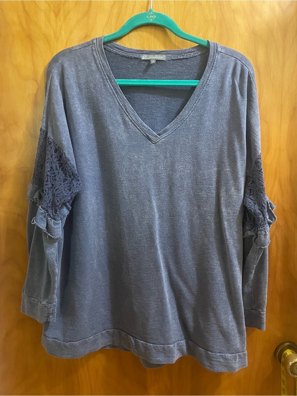 Wit & Wisdom Blue Gray V-Neck Long Sleeve Top with Lace Sleeves